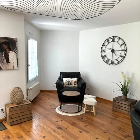 Spacieux Au Calme Apartamento *